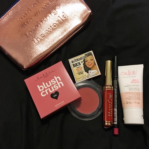 Other - Makeup Bag with Samples